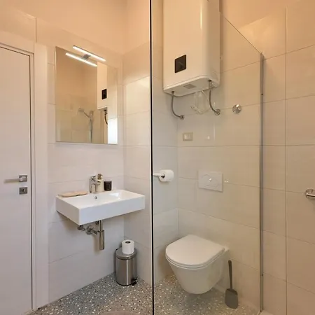 Villa Nata In - Haus Fuer 8-10 Personen Pula