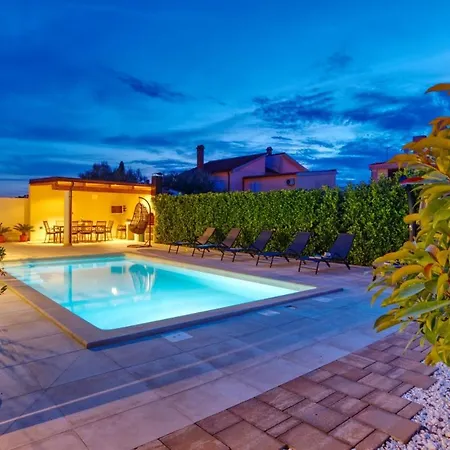 Villa Nata In - Haus Fuer 8-10 Personen