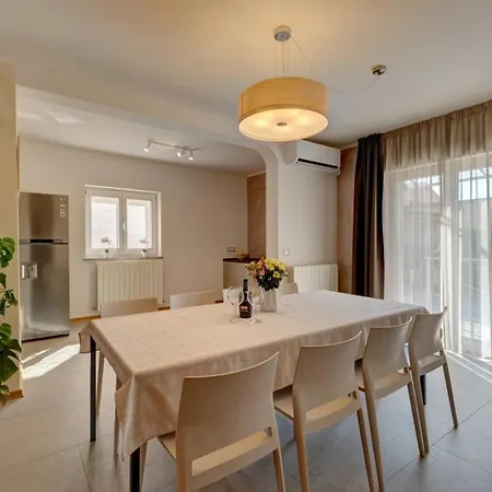 Nata In - Haus Für 8 Personen Villa Pula