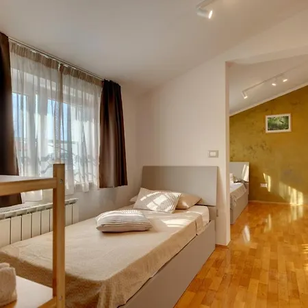 Villa Nata In - Haus Für 8 Personen Pula